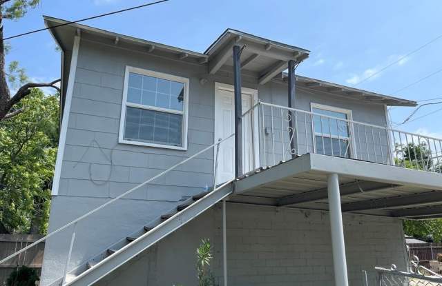 1010 1/2 Austin St photos photos