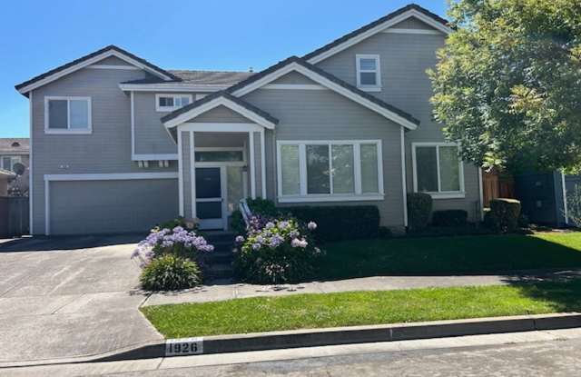 Spacious 4 bedroom, 2.5 Bathroom Available in Petaluma 8/18/25 photos photos