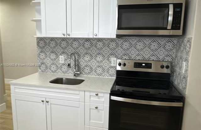 2960 W Flagler St photos photos