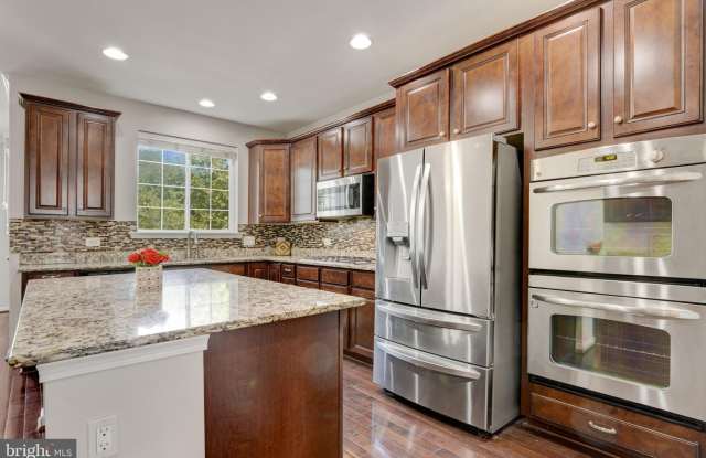 24837 MASON DALE Terrace Gallery 3