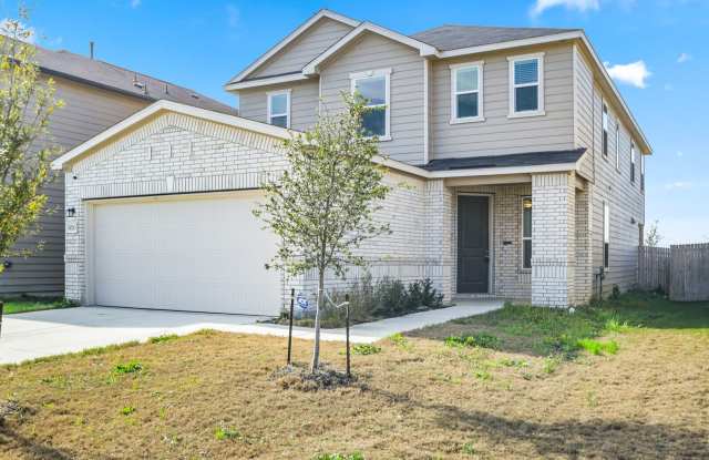 4 bedroom with office and loft just South San Antonio - 5010 Big Oak Run, Bexar County, TX 78112