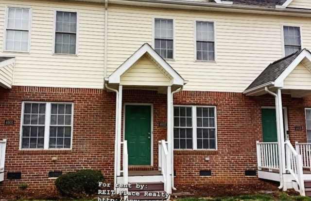 Charming 2 Bed, 2.5 Bath Townhouse in North Raleigh – Prime Location Near Capital Blvd! photos photos