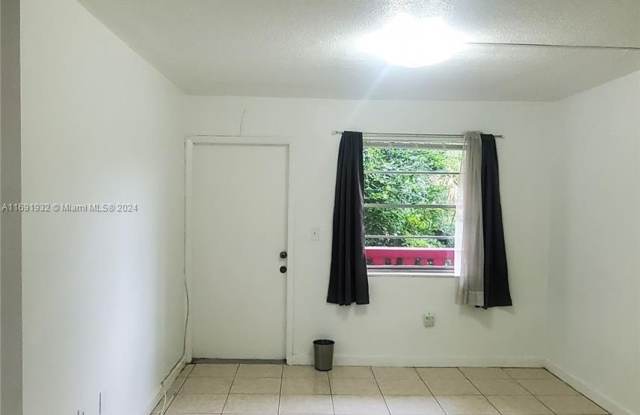 152 SW 9th St - 152 Southwest 9th Street, Miami, FL 33130