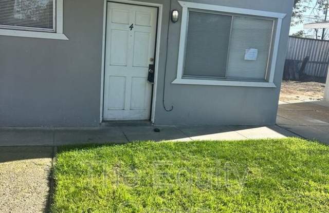 311 E Elm Street -4 - 311 East Elm Street, Hanford, CA 93230