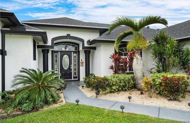 1498 SW Bartell Avenue Gallery 2