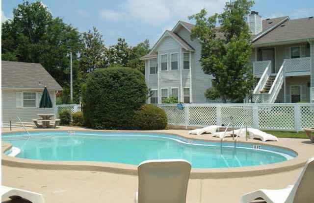 Fantastic Townhome 2 bedroom 2 bath at The Hamptons for Rent Gallery 3