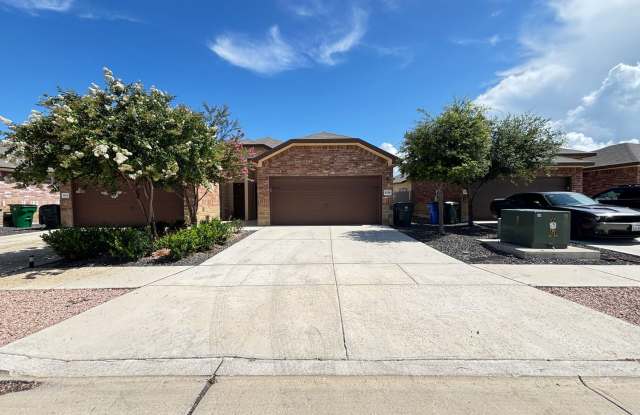 Luxury Duplex in Seguin with 3-bed, 2-bath, 2-car garage photos photos