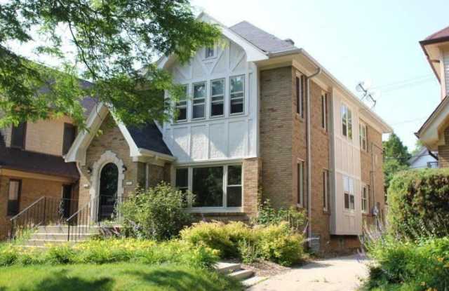 1614 E Newton Ave - 1614 East Newton Avenue, Shorewood, WI 53211