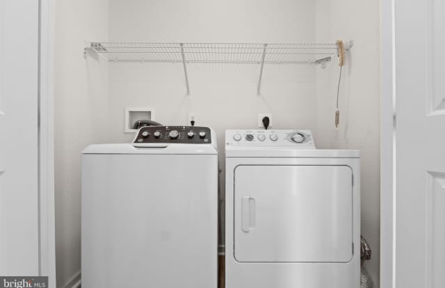 13 HULL Lane unit: 2 photos photos