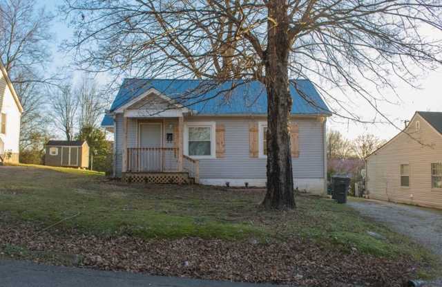 AVAILABLE NOW. $1300 PER MONTH. NEW STAINLESS STEEL APPLIANCES and UPDATES!! photos photos