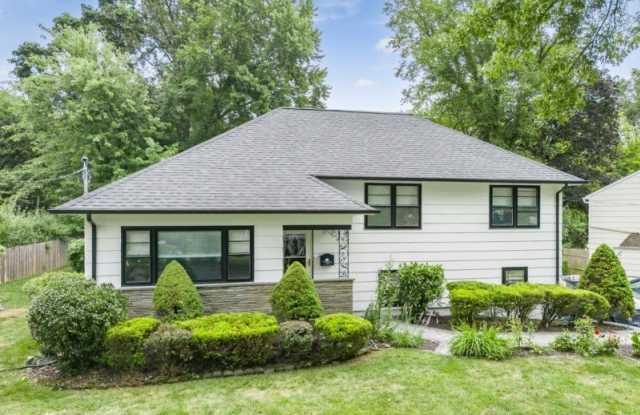 21 Andover Dr photos photos