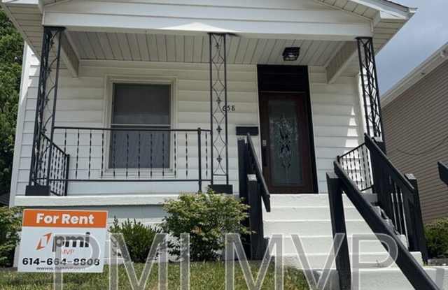 658 Stewart Ave photos photos