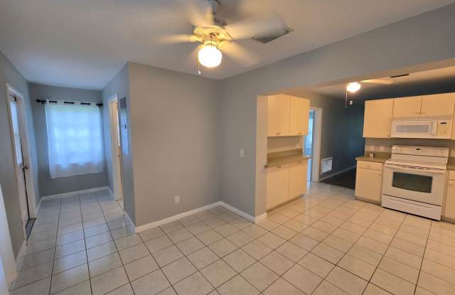 UNFURNISHED 2/2 in Rockledge Gallery 3