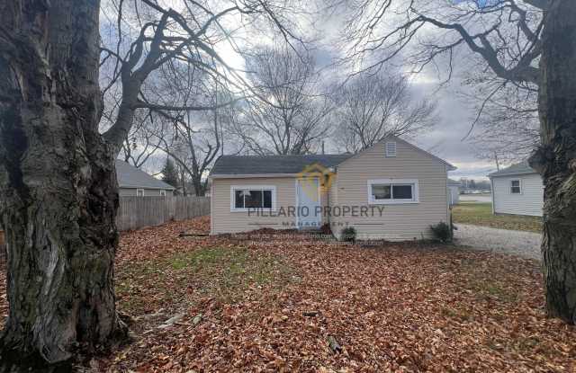 2 bed/ 1 bath in the Beautiful town of Greenfield! - 1115 West 7th Street, Greenfield, IN 46140