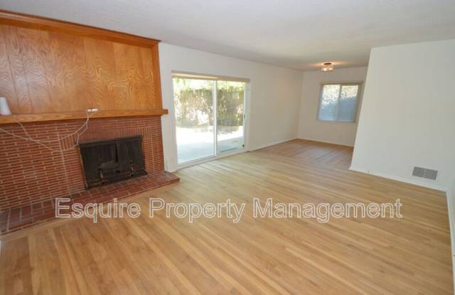 4657 DEAN DR Gallery 3