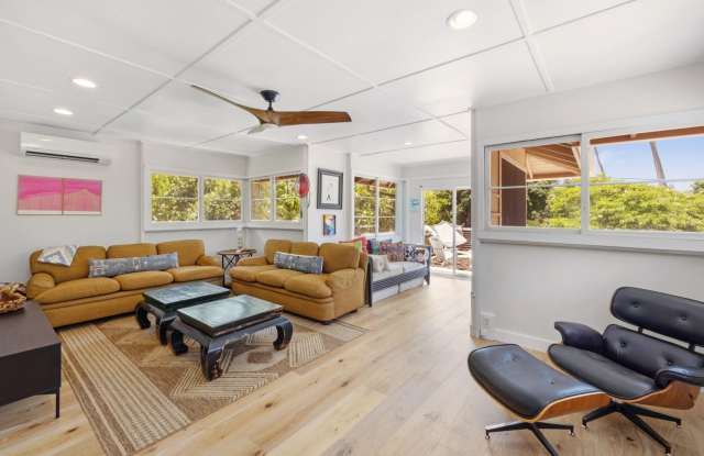 Hale Pellicano w/ Private Backyard, Hot Tub, Lush Lawn & Kawela Bay Access Gallery 4
