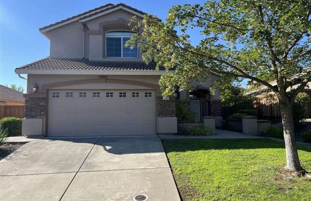Spacious Home Near Schools, Shopping, Dining, And Freeway Access Gallery 3