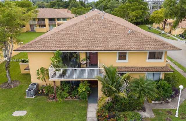 430 NW 214th St - 430 Northwest 214th Street, Miami Gardens, FL 33169