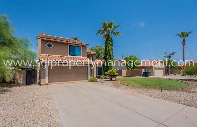 5544 E Paradise Ln photos photos
