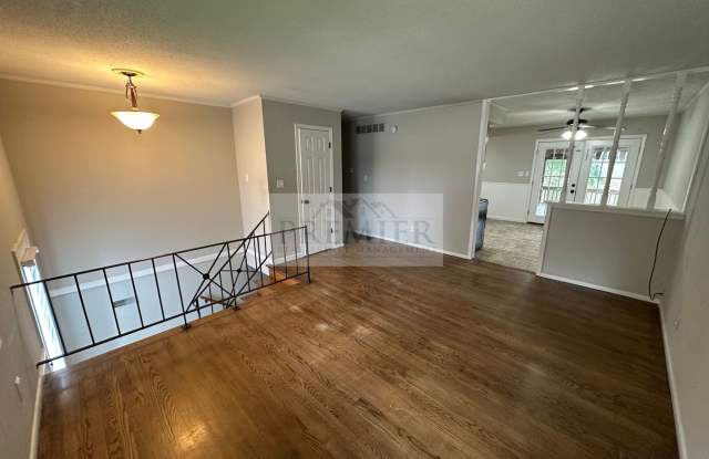 730 N Aztec Drive Independence MO -Awesome 5 bed/ 1.5 bath home! Available now!- Rent 1800 Gallery 3