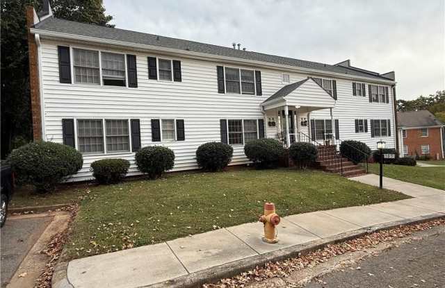 105 Westgate Circle photos photos