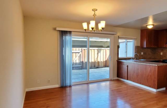 Spacious 2-Story Townhome, Fresh Paint, New Carpet, Wood Floor Downstairs, Patio, Dual Pane, Washer/Dryer Hookups! Gallery 4
