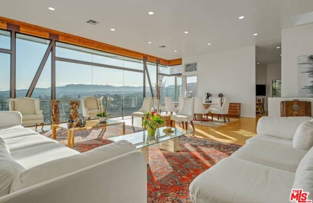 909 STONEHILL Lane - 909 Stonehill Lane, Los Angeles, CA 90049