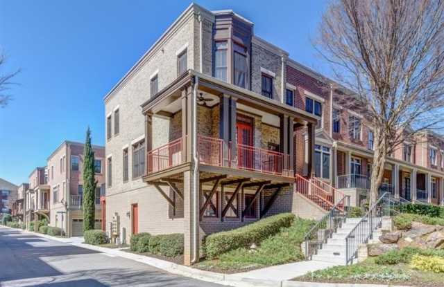 4685 Dogwood Alley Gallery 3