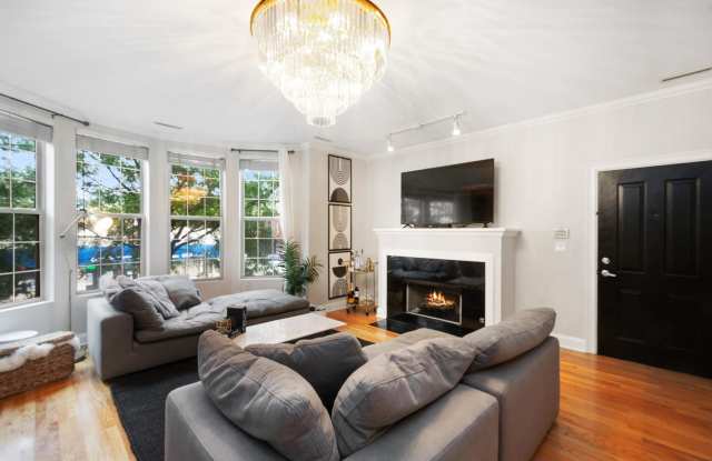 1801 W Addison St - 1801 West Addison Street, Chicago, IL 60613