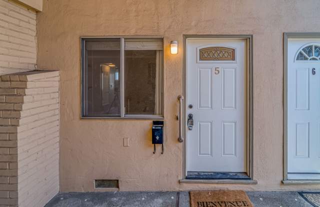 3 bedroom condo near Santana Row! photos photos