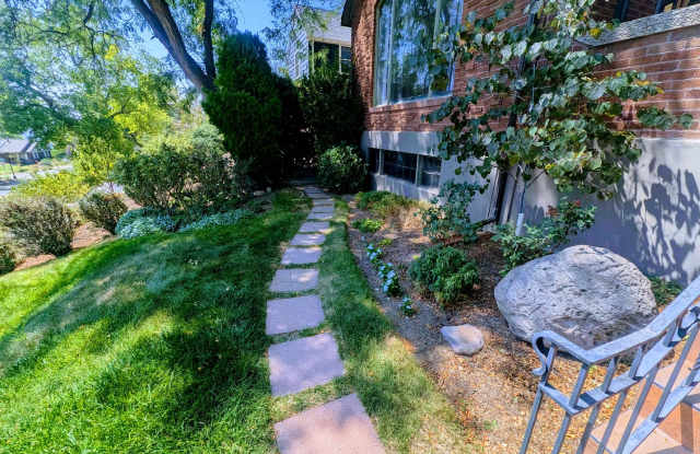Stunning Preserved Historic Home with a POOL!! Gallery 4