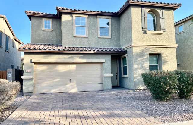 3 Bed/3 Bath with loft, located in the Gilbert Bridges Community! Walking distance to Gilbert Regional Park! Gallery 3