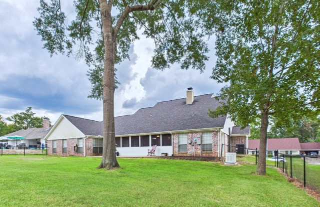 1014 Redbud Gallery 2