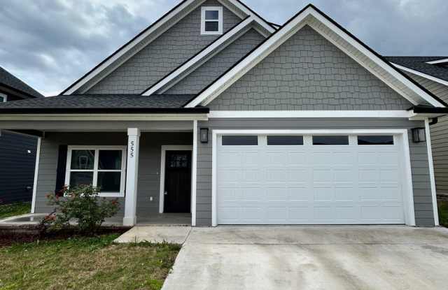 Beautiful New Build 3 Bed, 2.5 Bath, 2 Car Garage - Community Pool & Walking Trail! photos photos