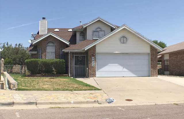 Northeast El Paso 3 bed with Refrig A/C and Loft! photos photos