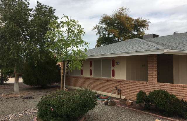 10423 W FLORIADE Drive - 10423 West Floriade Drive, Sun City, AZ 85351