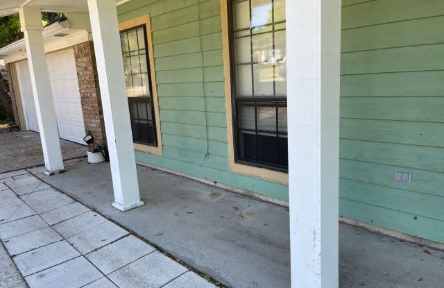 Beautiful Upgraded Home in Northeast Pensacola - Northpointe Subdivision Gallery 3
