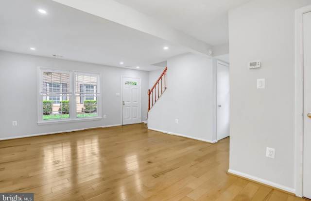 2560-A ARLINGTON MILL DR #1 Gallery 4