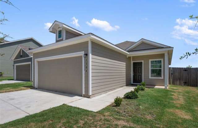 Spacious 3-Bedroom 2 bath with Private Backyard in Bastrop Grove photos photos