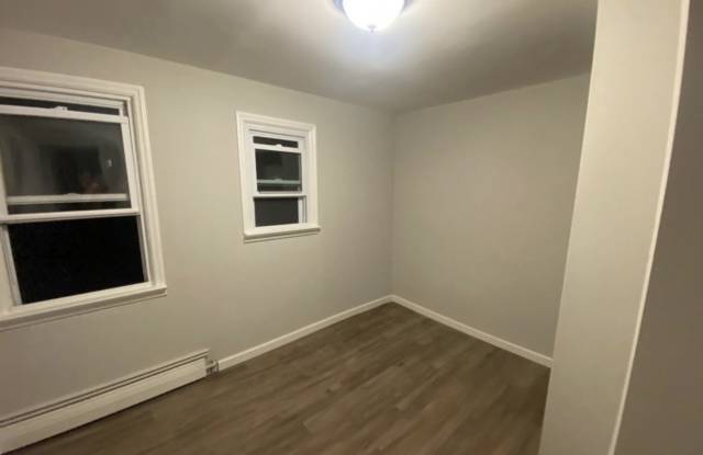 91 Cottage St Gallery 4