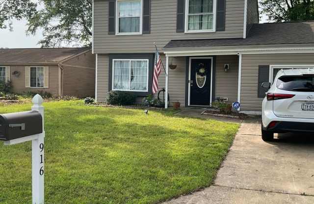 Lovely Updated 3-Bedroom Home with Spacious Backyard photos photos