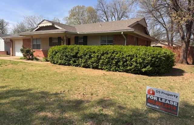 3 bed 2 bath in a great neighborhood in Norman, Refreshed and ready for move in, 200 0ff by May 1st! photos photos