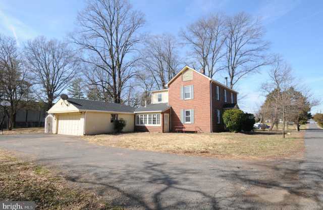 9118 WEIR PLACE Gallery 4