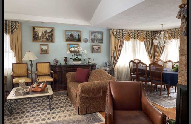 55 E Ridge Drive - 55 Ridge Drive East, Flower Hill, NY 11576