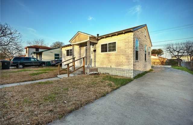 3825 Sarita Street photos photos
