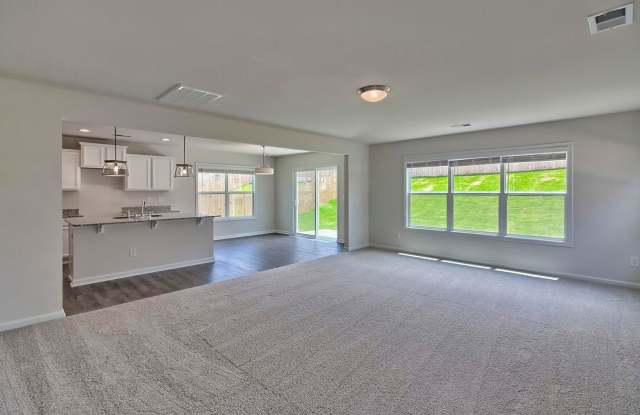 Charming 3BR House in Graniteville Gallery 4