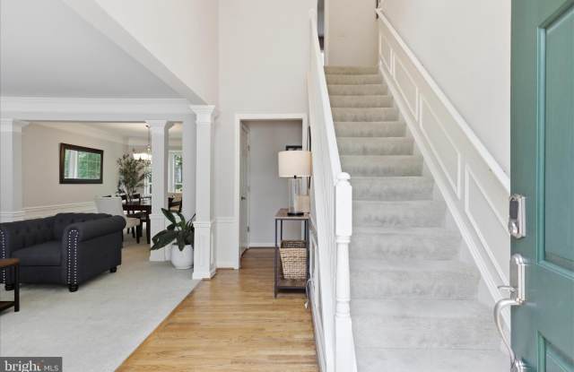 408 HUNTFIELD Court NE Gallery 4