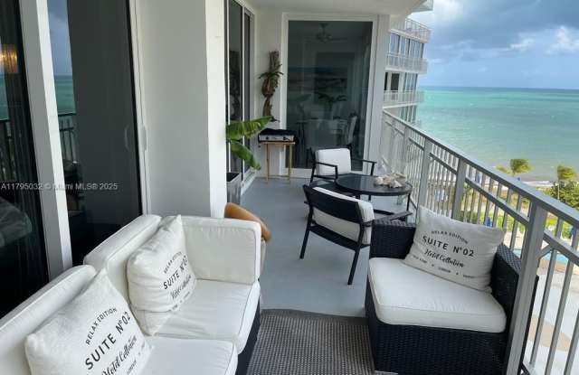 600 Grapetree Dr photos photos