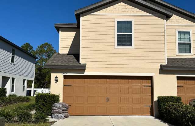 3BR Townhome in Tavares with Open Floor Plan & Community Playground photos photos