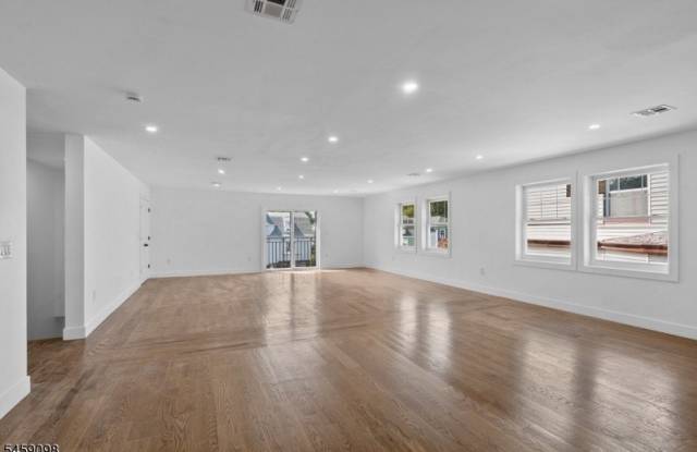 144 N 14Th St Gallery 4